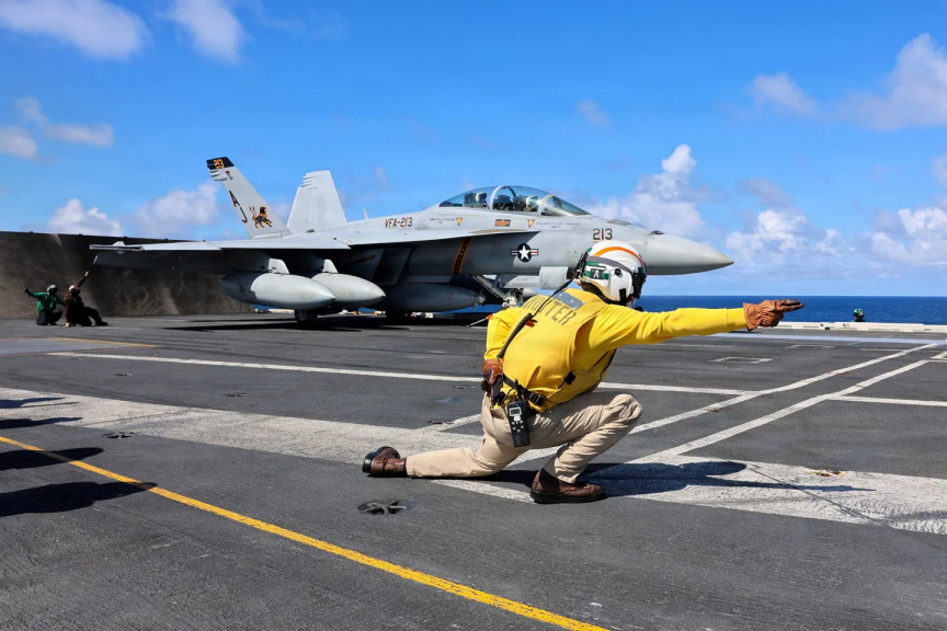 US Fighter Jets Fly Near Venezuela Amid Intensified Scrutiny Over Deadly Boat Strikes