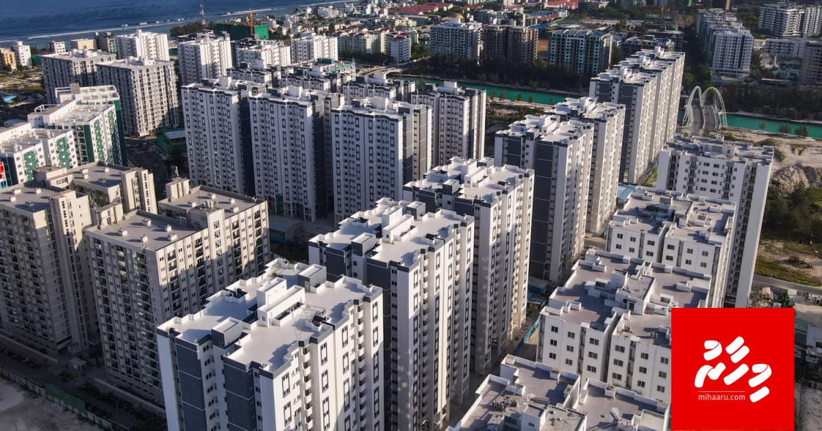 Residents of Amaan Udhares Flats Protest Over Unresolved Rent and Utility Issues