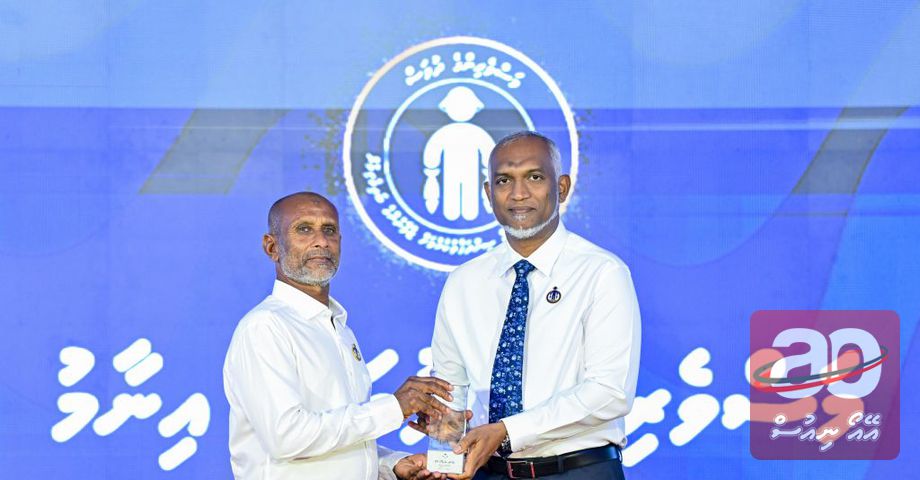 Government Recognizes Contributions to Honey Production Sector