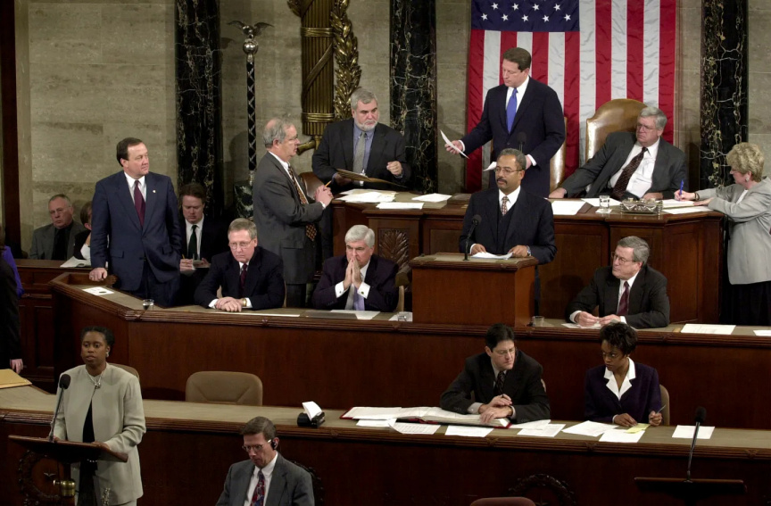 US House Approves $900 Billion Defense Bill with Funds for Ukraine and Israel