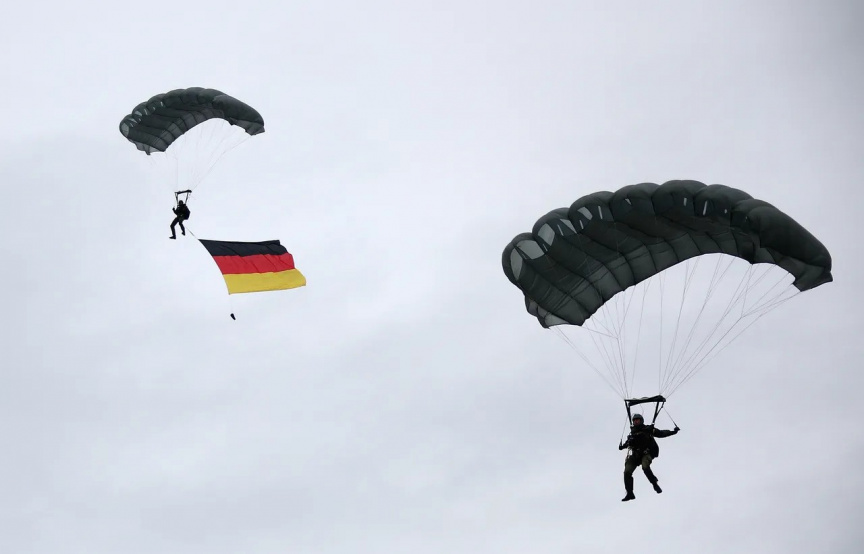 German Military Paratrooper Unit Investigated for Alleged Misconduct and Extremism