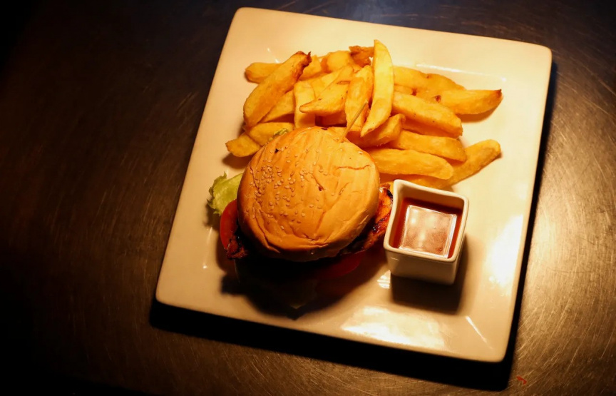 UK Enforces Ban on Junk Food Ads During Daytime TV and Online to Combat Childhood Obesity