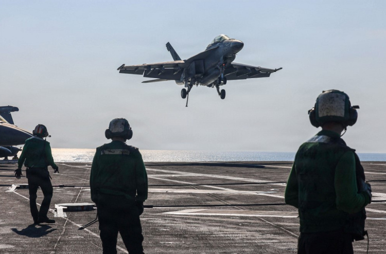 Iranian Warplane Crashes in Yemen, Pilot Killed
