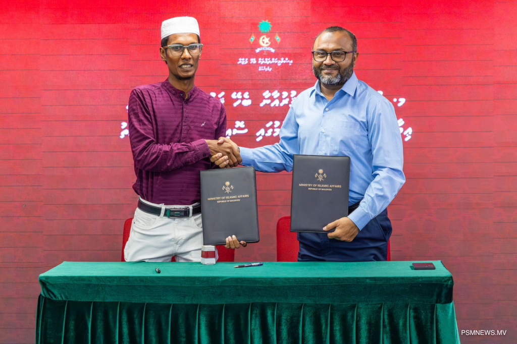 Government Signs 14 Contracts to Build Mosques and Quranic Centers Nationwide