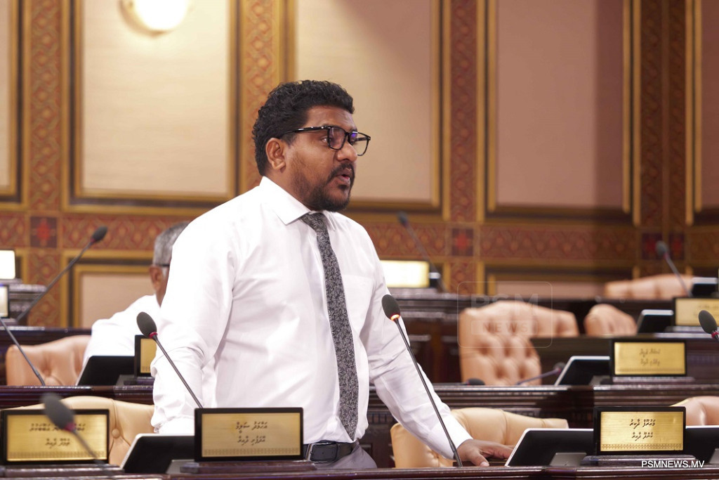 Parliament Reviews Bill to Protect Tourism Workers' Service Charge Earnings
