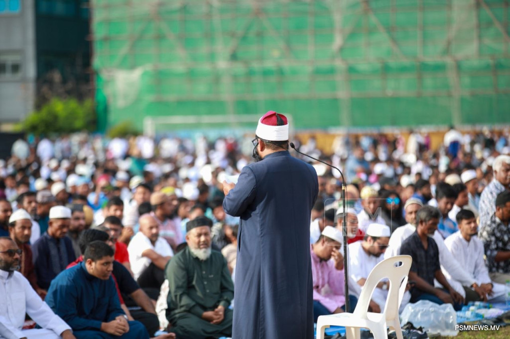 Large Congregations Mark Eid al-Adha Celebrations Across the Maldives