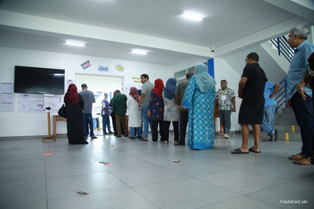 North Hithadhoo By-Election Begins as 4,121 Voters Head to Polls