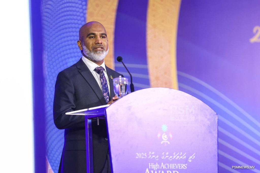 Education Minister Calls for Community Unity to Strengthen Students' Moral Character
