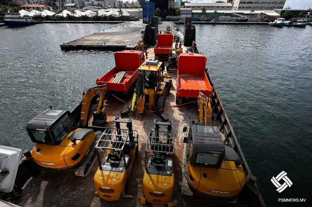 RDC Deploys Heavy Machinery to Alifu Alifu Atoll for Island Road Projects