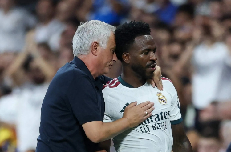 Mourinho says Vinícius Junior's poor form 'breaks my heart'