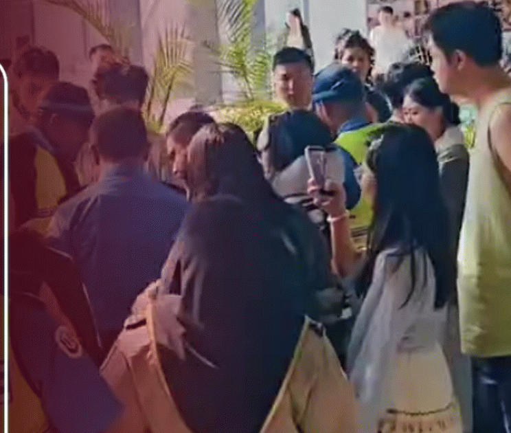Police and passengers scuffle after delayed Maldivian flight to Chengdu