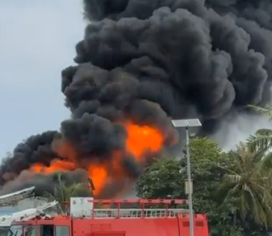 Fire in Sh. Funaadhoo Affects Four Houses and Five Workshops